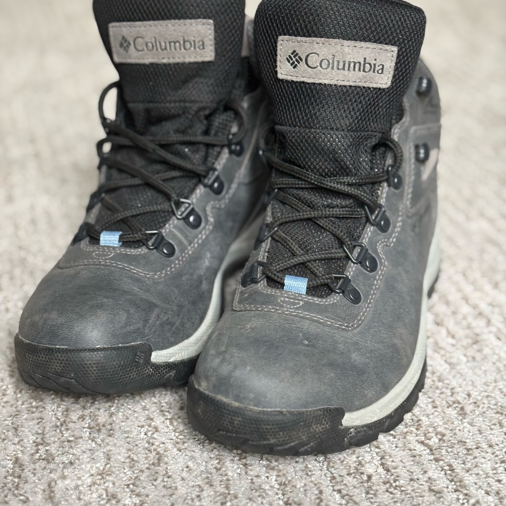 Columbia Newton Ridge waterproof Hiking Boot Size 8.5 Quarry